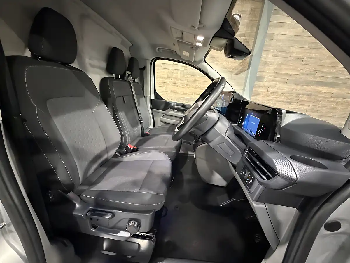 Used 2024 Ford Transit Custom Limited Moondust Silver - Interior and Exterior details 8