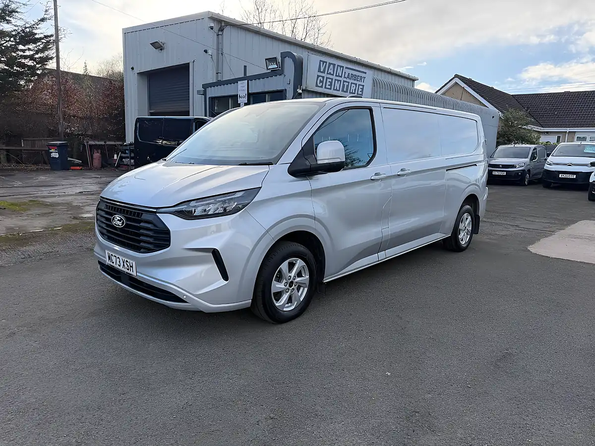 Used 2024 Ford Transit Custom Limited Silver - Front View
