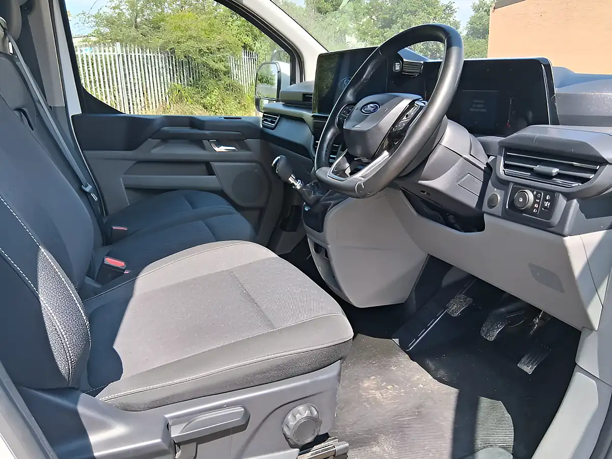 Used 2024 Ford Transit Custom Limited White - Interior and Exterior details 10