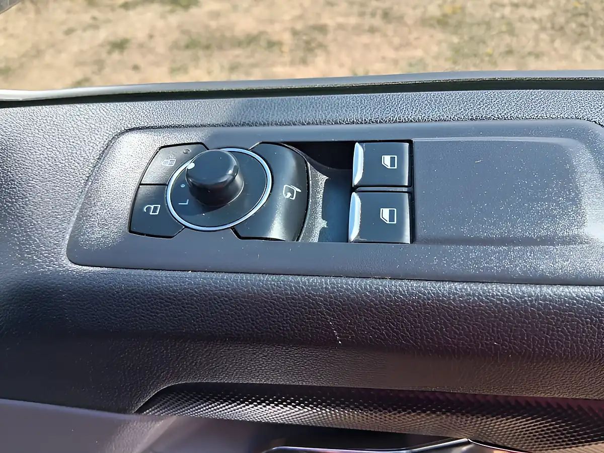 Used 2024 Ford Transit Custom Limited White - Interior and Exterior details 18