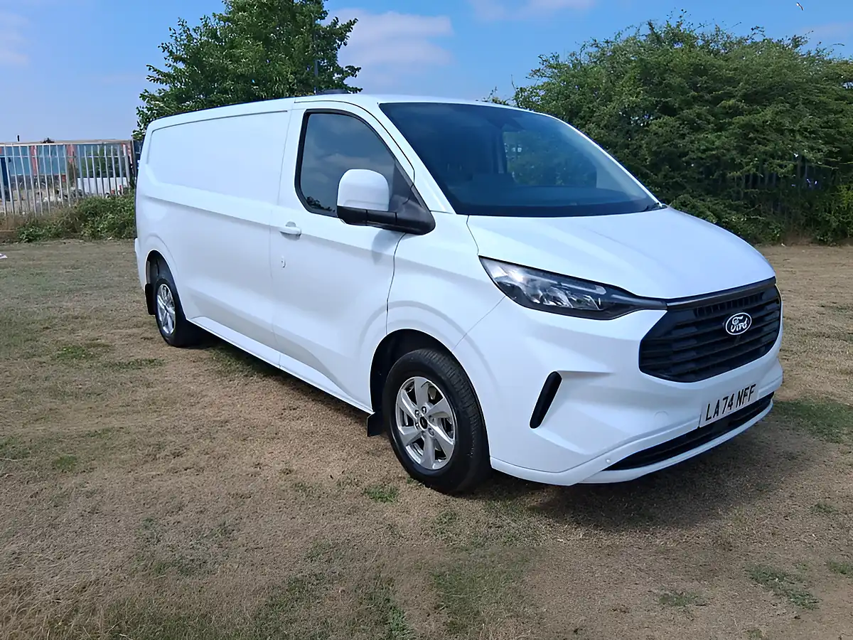 Used 2024 Ford Transit Custom Limited White - Interior and Exterior details 7