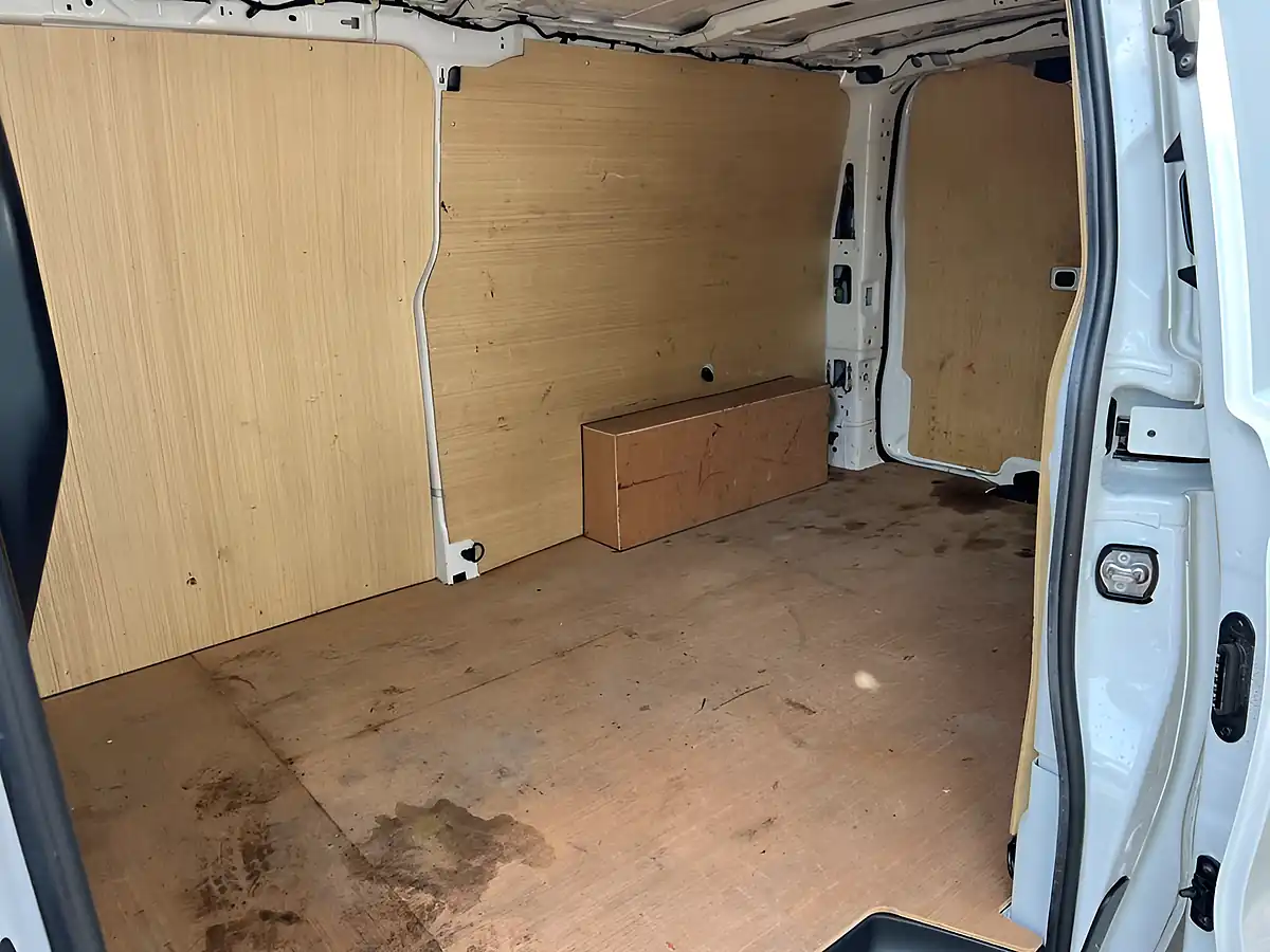 Used 2024 Ford Transit Custom Trend White - Interior and Exterior details 10