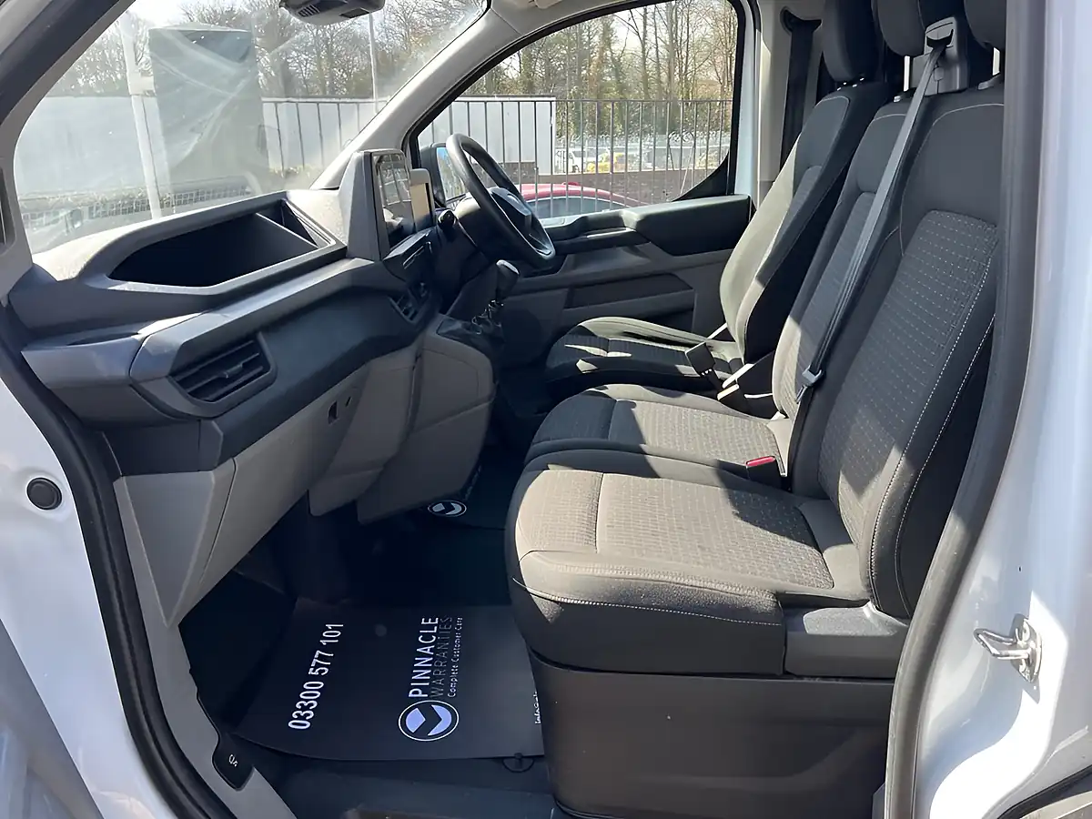 Used 2024 Ford Transit Custom Trend White - Interior and Exterior details 11