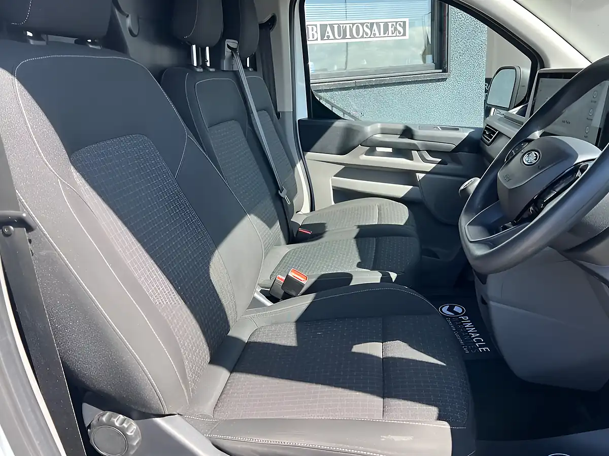 Used 2024 Ford Transit Custom Trend White - Interior and Exterior details 13