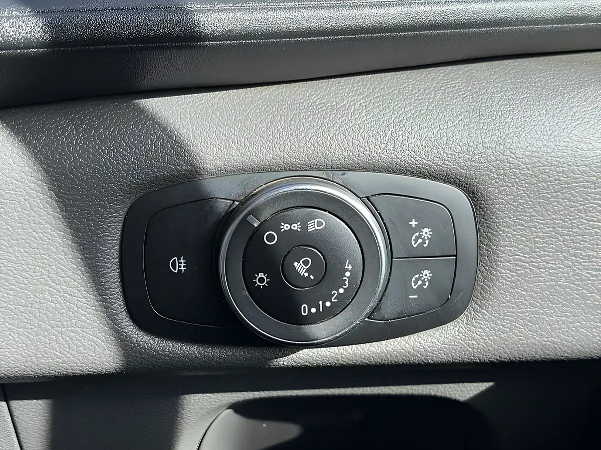 Used 2024 Ford Transit Leader Frozen White - Interior and Exterior details 19