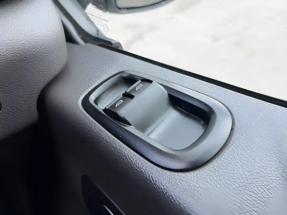 Used 2024 Ford Transit Leader Tipper Frozen White - Interior and Exterior details 12