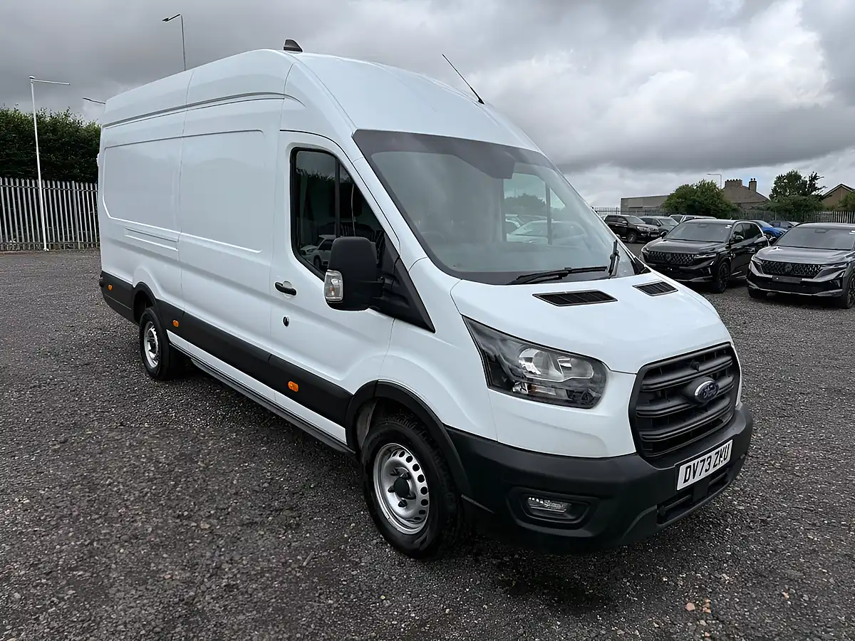Used 2024 Ford Transit Leader White - Front View