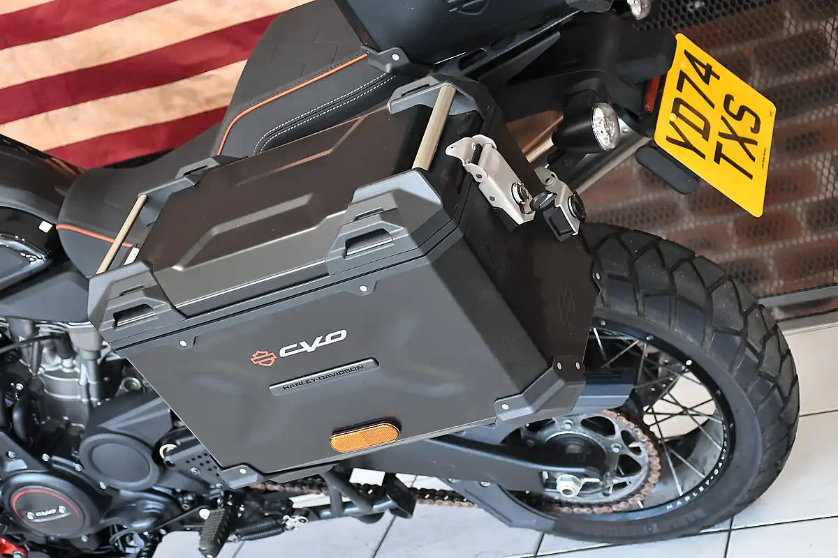 Used 2024 Harley-Davidson Pan America Cvo Legendary Orange - Interior and Exterior details 19