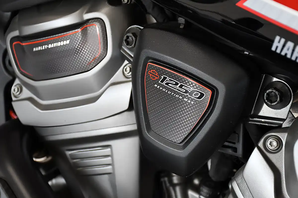 Used 2024 Harley-Davidson Pan America Cvo Legendary Orange - Interior and Exterior details 3