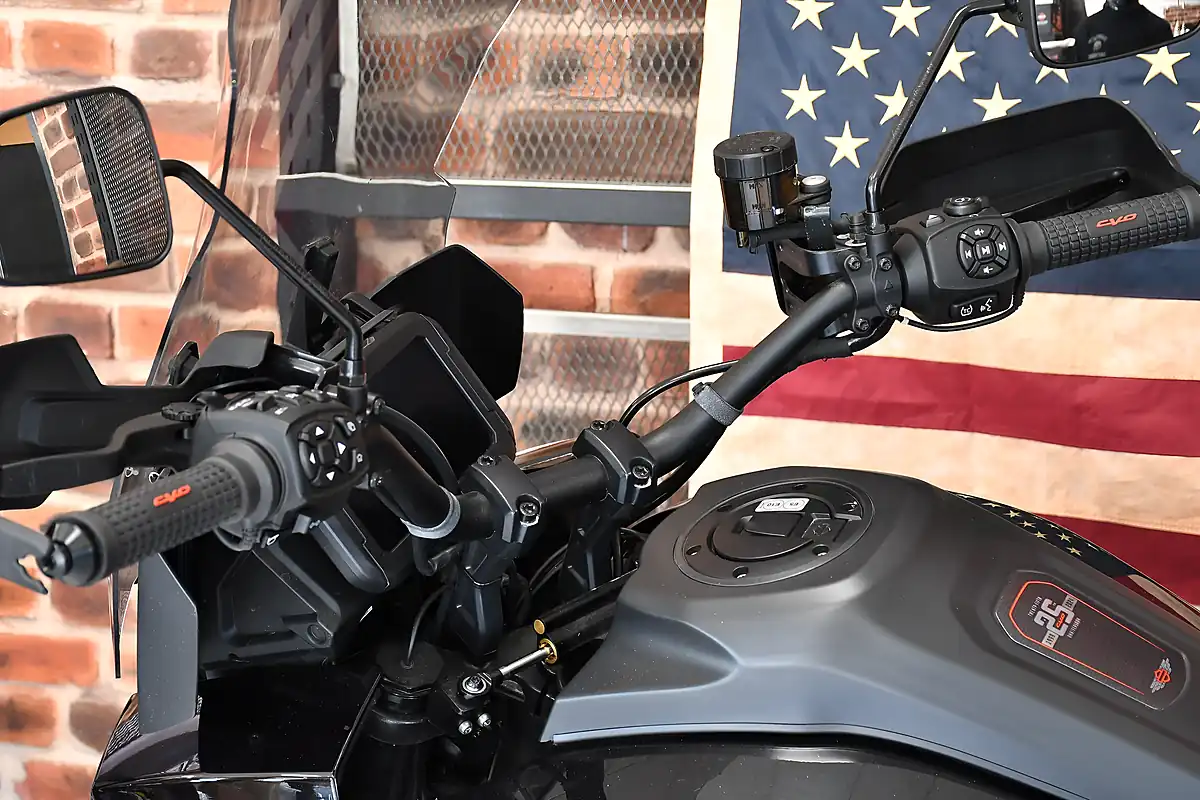 Used 2024 Harley-Davidson Pan America Cvo Legendary Orange - Interior and Exterior details 8