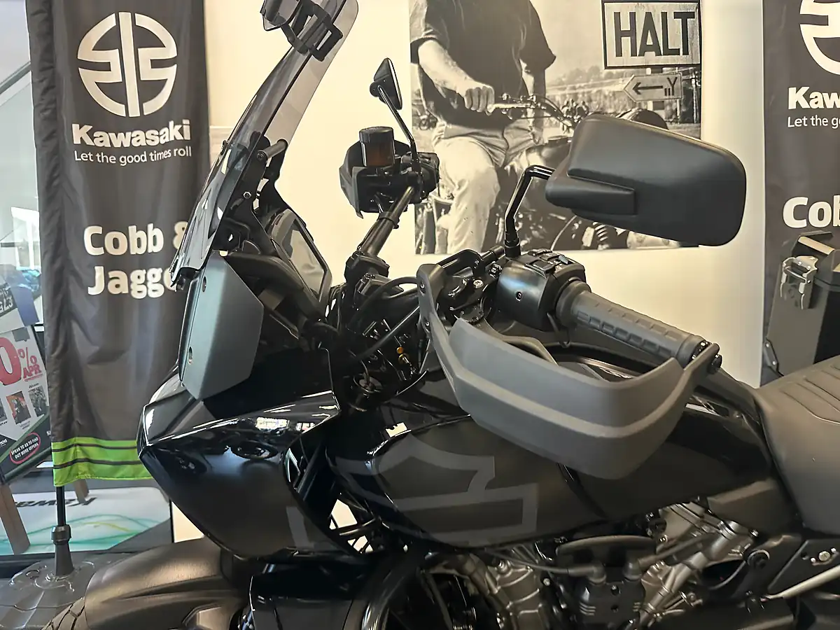 Used 2024 Harley-Davidson Pan America S Black - Interior and Exterior details 14