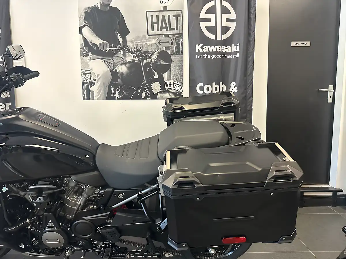 Used 2024 Harley-Davidson Pan America S Black - Interior and Exterior details 16