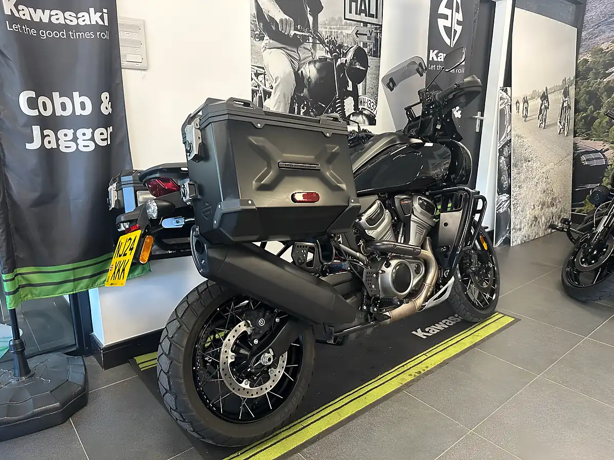 Used 2024 Harley-Davidson Pan America S Black - Interior and Exterior details 2