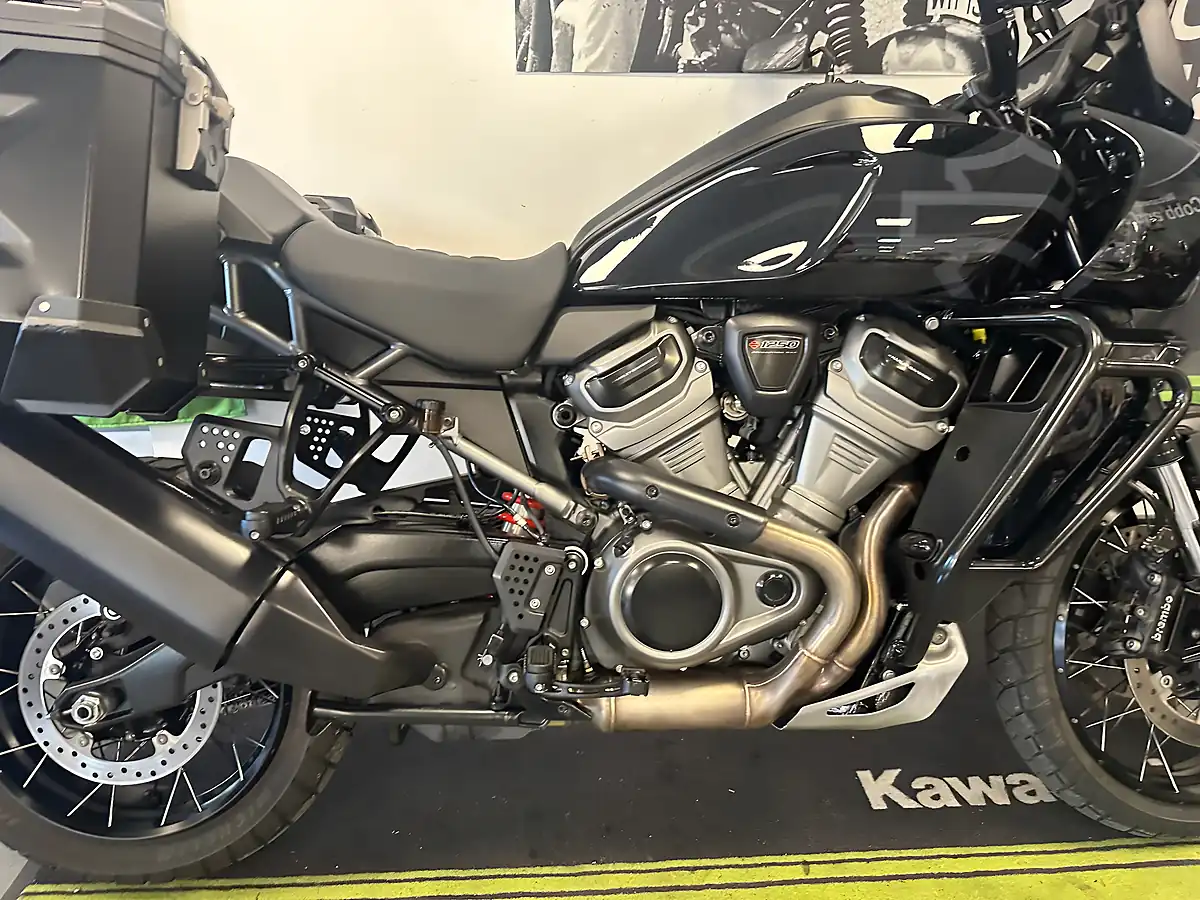 Used 2024 Harley-Davidson Pan America S Black - Interior and Exterior details 5