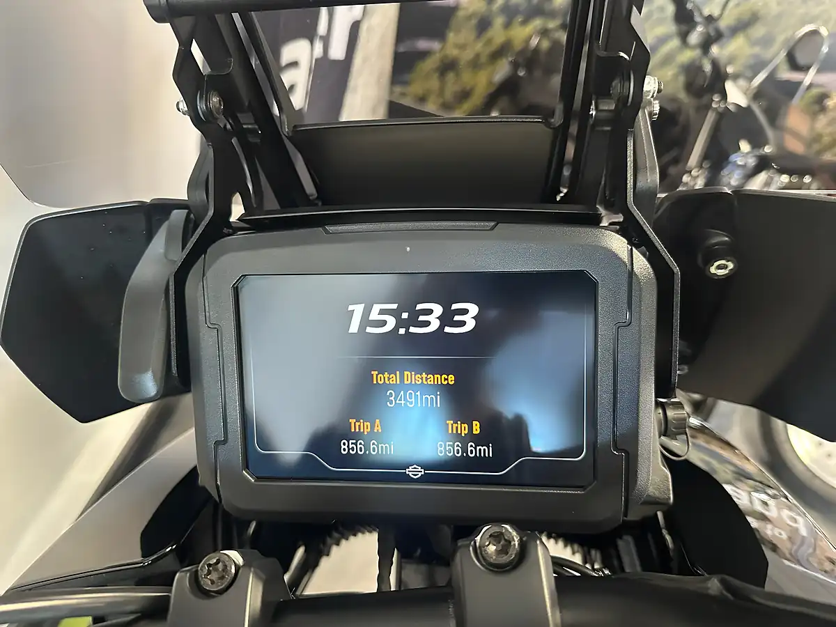 Used 2024 Harley-Davidson Pan America S Black - Interior and Exterior details 9