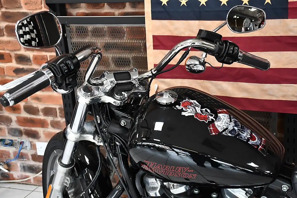 Used 2024 Harley-Davidson Softail Standard Black - Interior and Exterior details 8