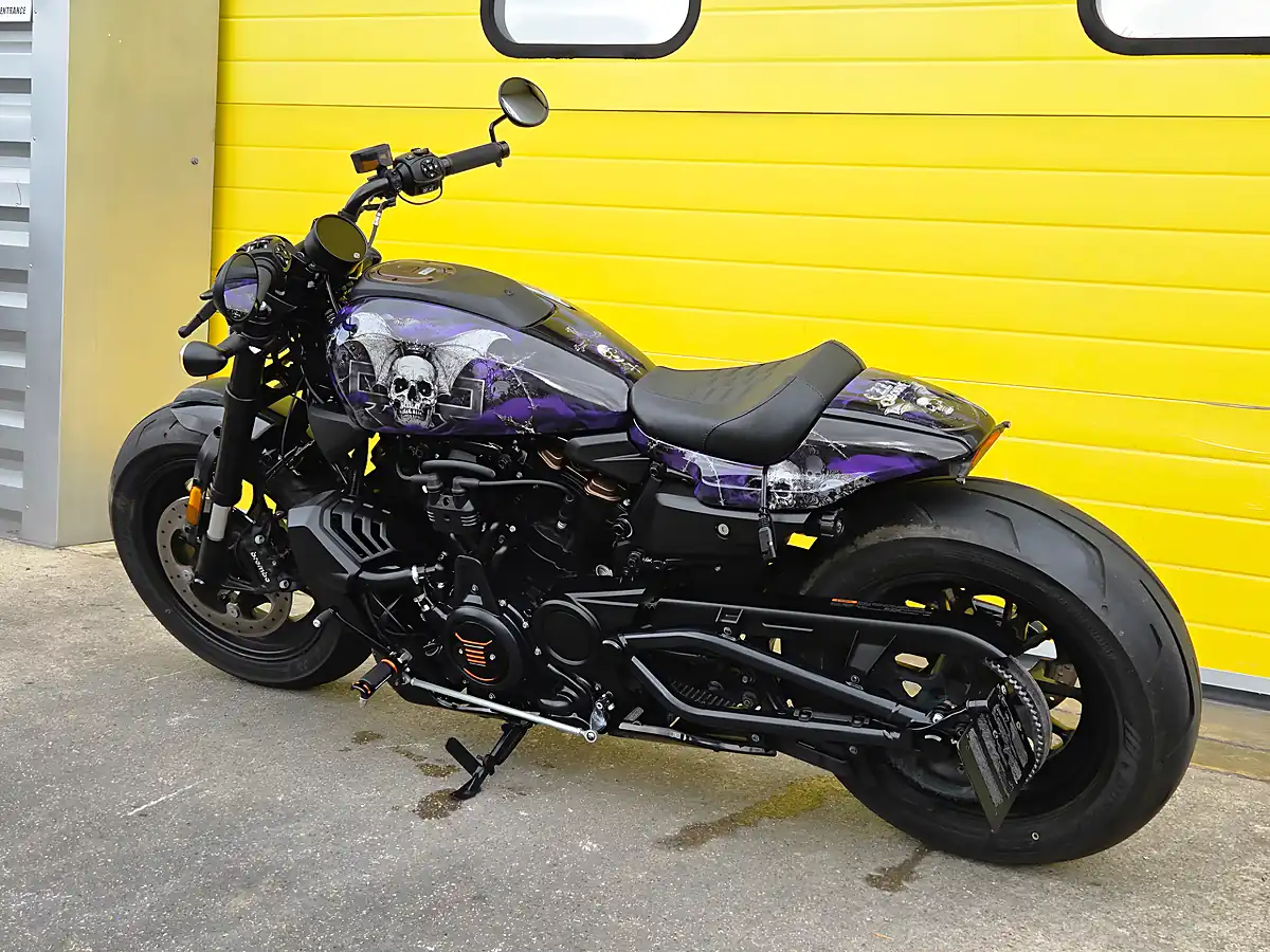 Used 2024 Harley-Davidson Sportster Purple - Interior and Exterior details 7
