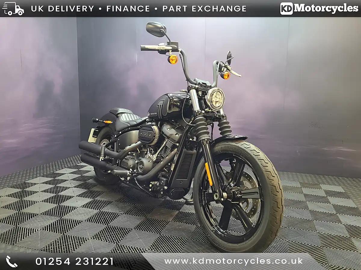 Used 2024 Harley-Davidson Street Bob Fxfbs Black - Front View