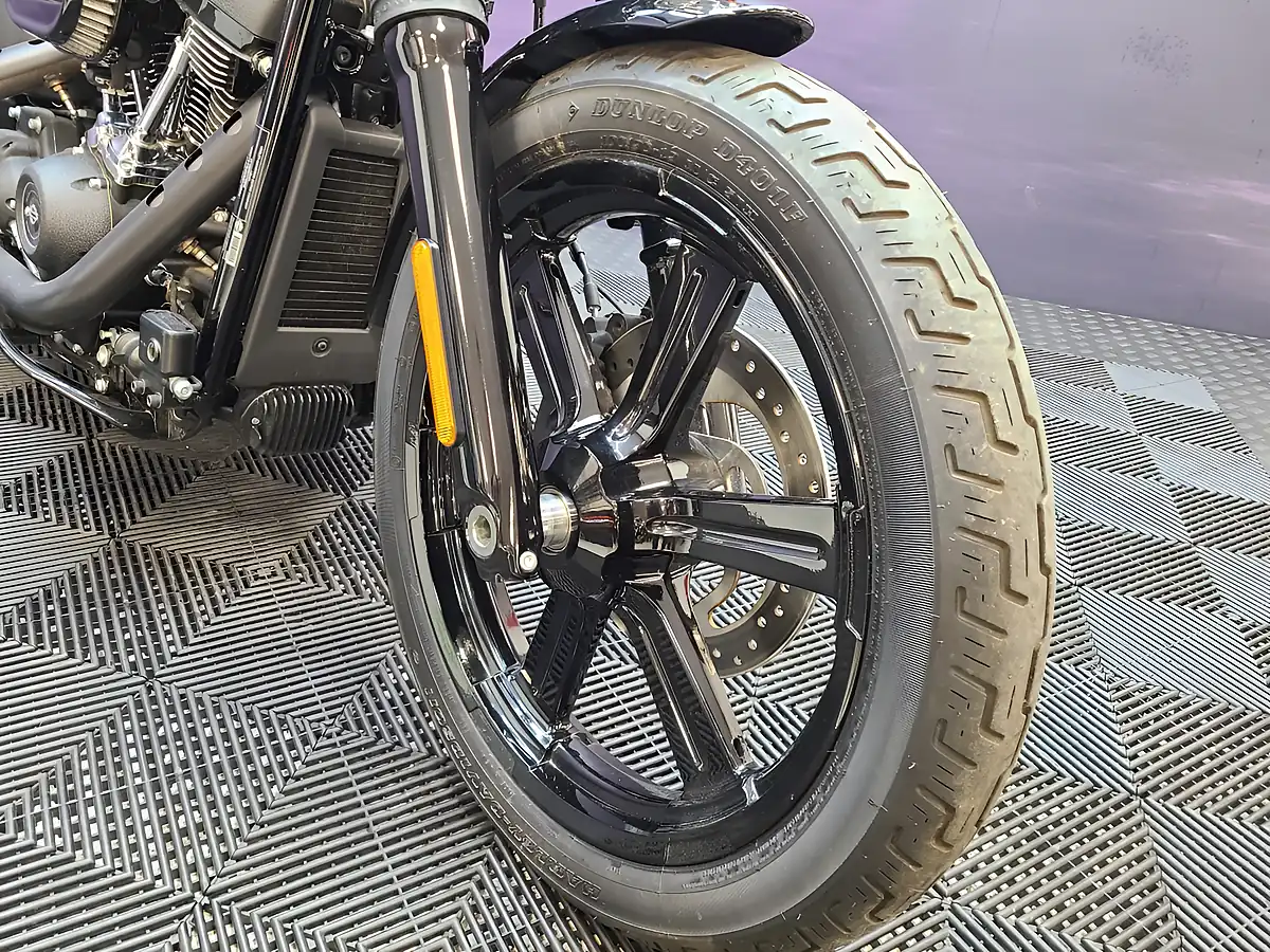 Used 2024 Harley-Davidson Street Bob Fxfbs Black - Interior and Exterior details 15
