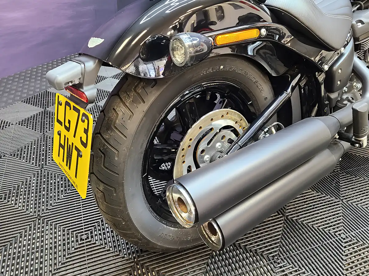 Used 2024 Harley-Davidson Street Bob Fxfbs Black - Interior and Exterior details 17