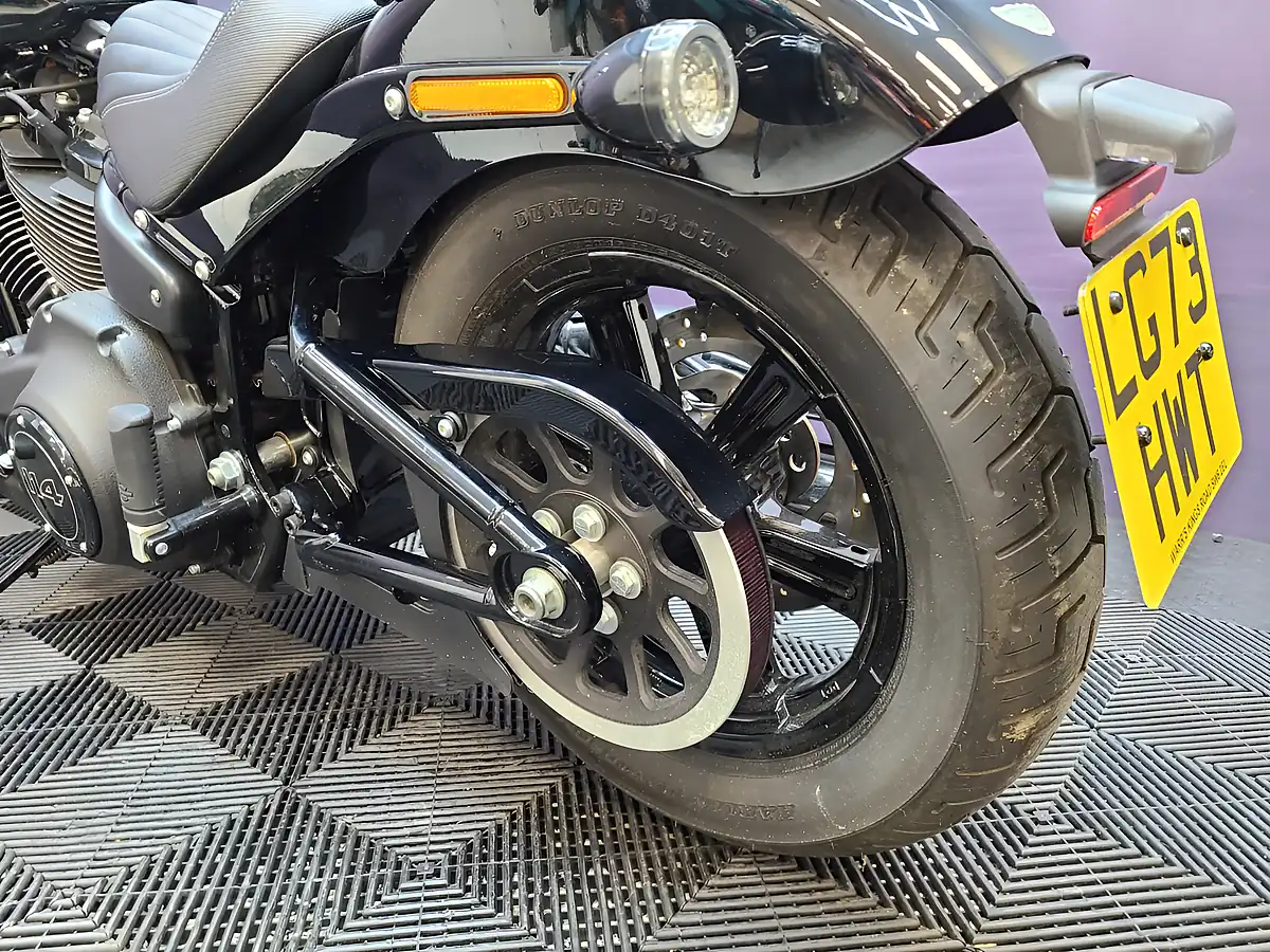 Used 2024 Harley-Davidson Street Bob Fxfbs Black - Interior and Exterior details 18