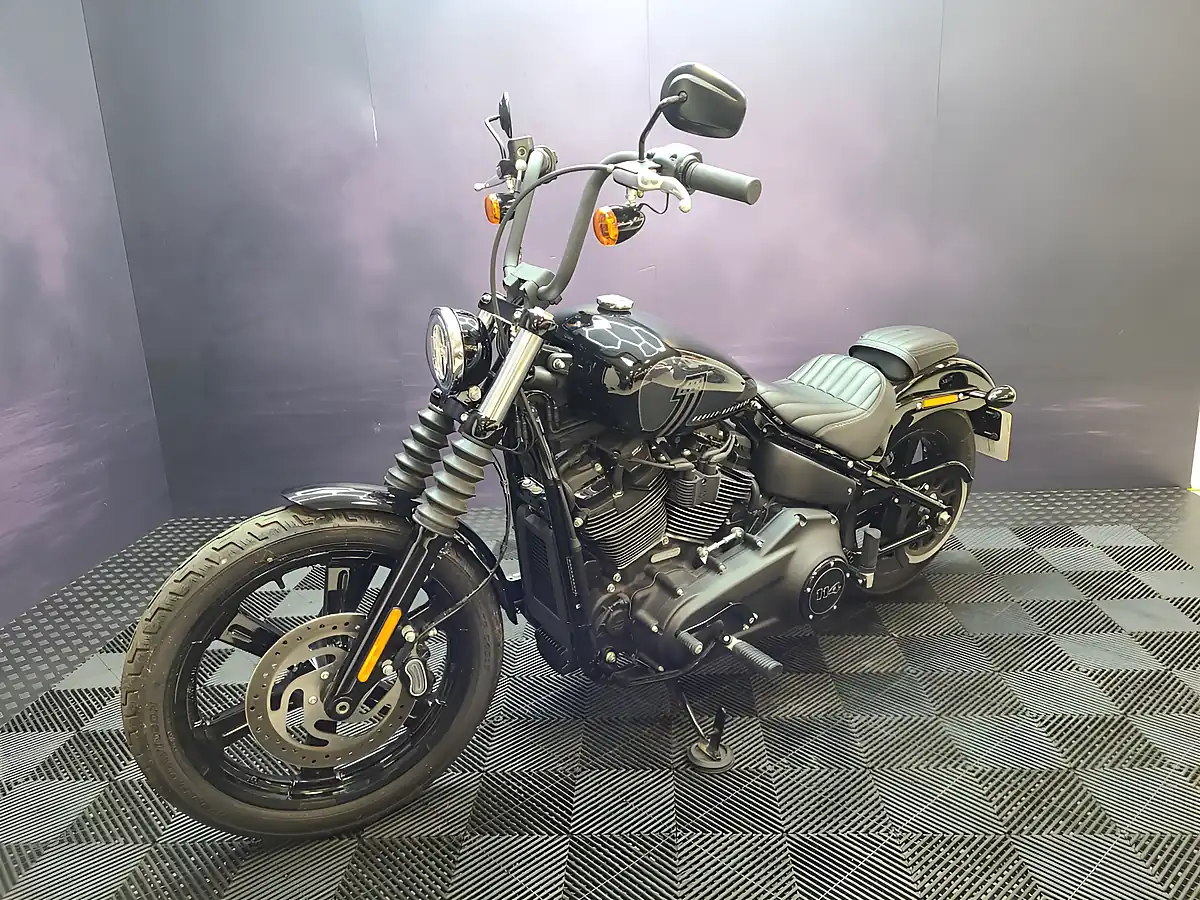 Used 2024 Harley-Davidson Street Bob Fxfbs Black - Interior and Exterior details 5