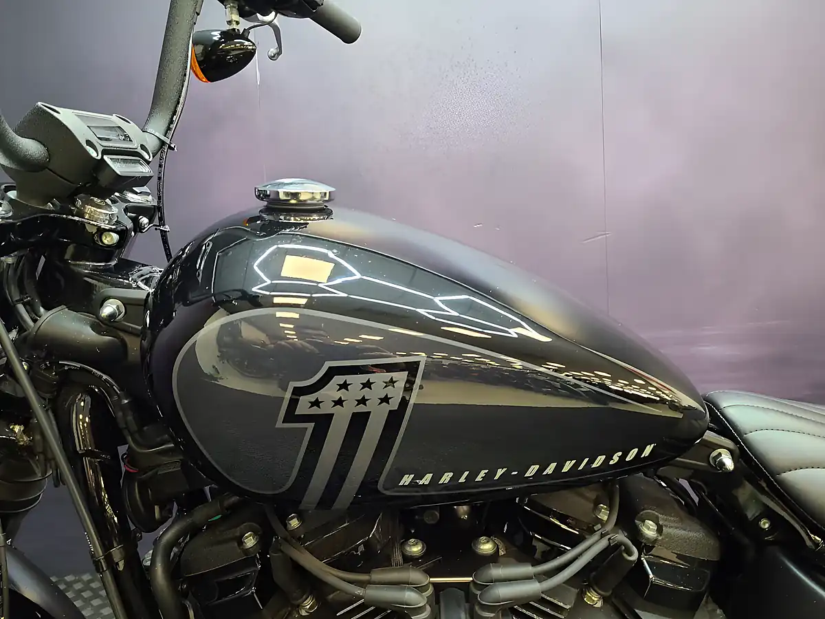 Used 2024 Harley-Davidson Street Bob Fxfbs Black - Interior and Exterior details 9