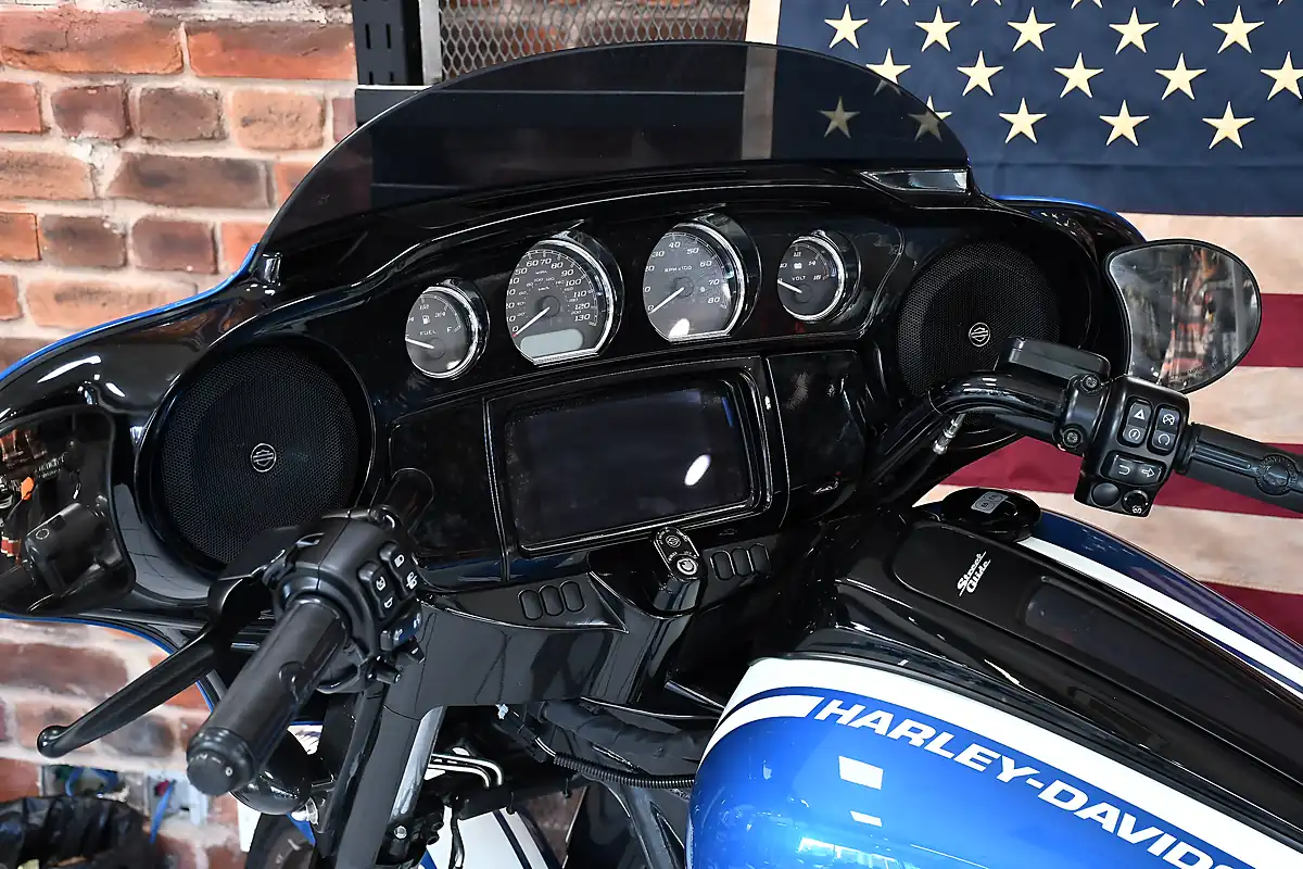 Used 2024 Harley-Davidson Street Glide ST Fast Johnnie Fast Johnnie - Interior and Exterior details 9