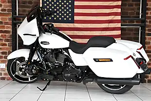 Used 2024 Harley-Davidson Street Glide White - Interior and Exterior details 12