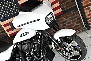 Used 2024 Harley-Davidson Street Glide White - Interior and Exterior details 5