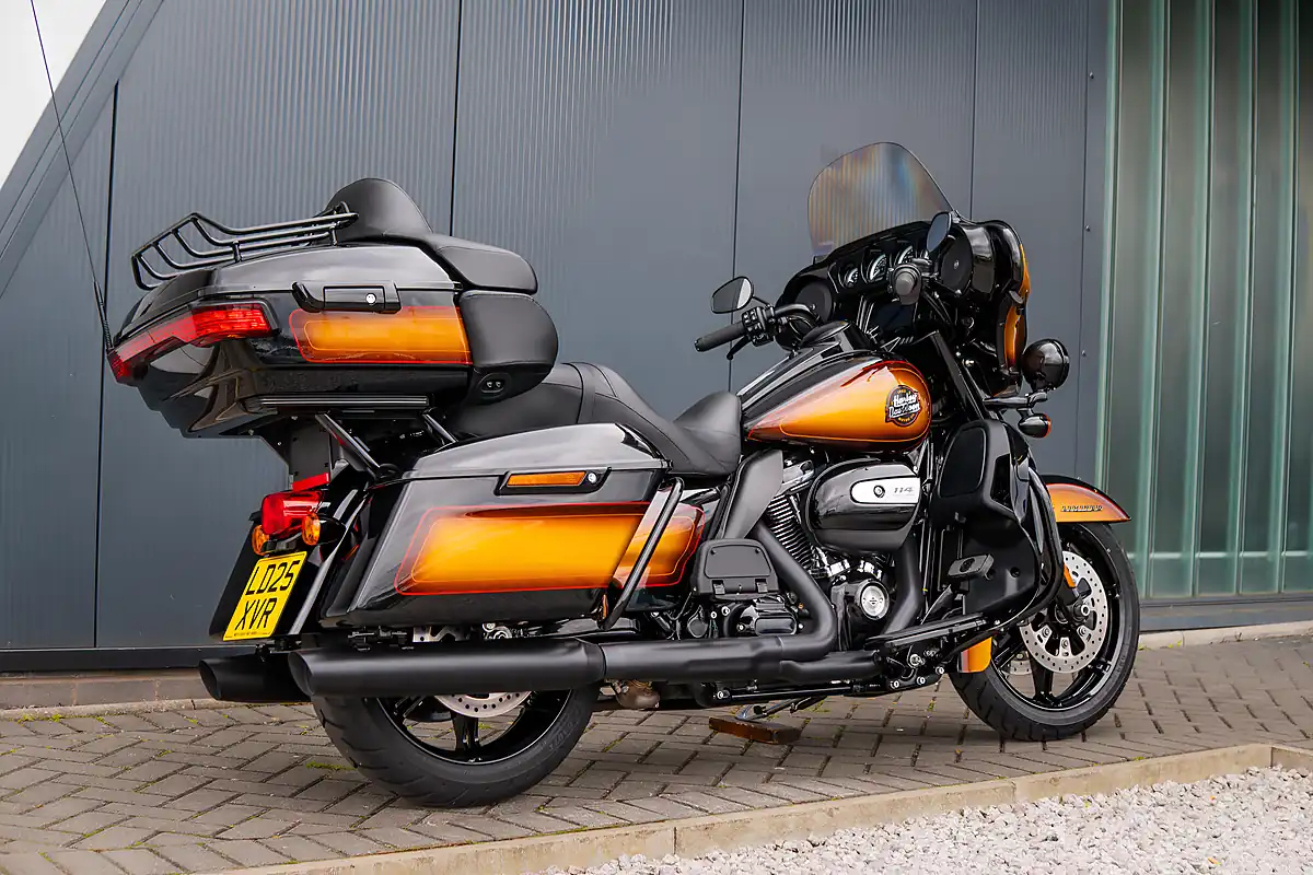 Used 2024 Harley-Davidson Ultra Limited Enthusiast Collection Tobacco Fade - Interior and Exterior details 6
