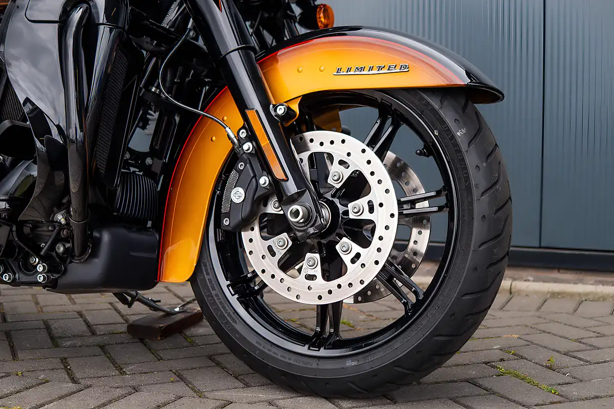 Used 2024 Harley-Davidson Ultra Limited Enthusiast Collection Tobacco Fade - Interior and Exterior details 8