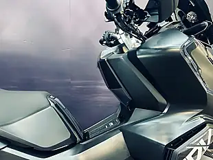 Used 2024 Honda Adv 350 Black - Interior and Exterior details 9