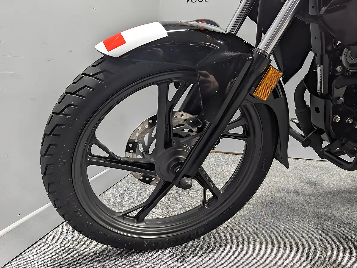 Used 2024 Honda CB125F Black - Interior and Exterior details 12