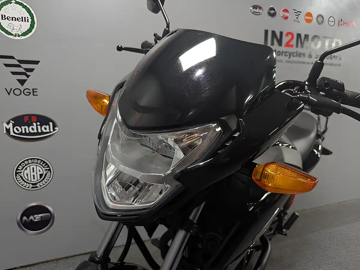 Used 2024 Honda CB125F Black - Interior and Exterior details 14