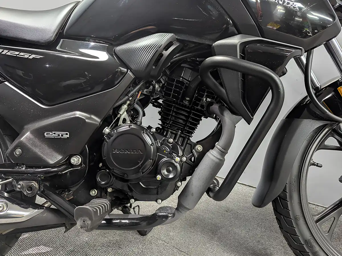 Used 2024 Honda CB125F Black - Interior and Exterior details 8