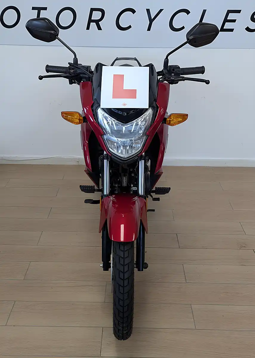 Used 2024 Honda CB125F Red - Interior and Exterior details 3