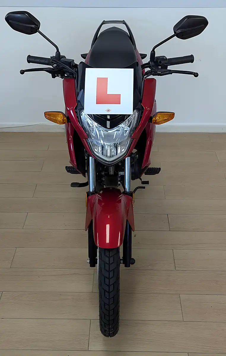 Used 2024 Honda CB125F Red - Interior and Exterior details 9