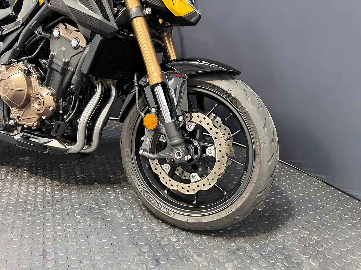 Used 2024 Honda CB500F - Interior and Exterior details 6