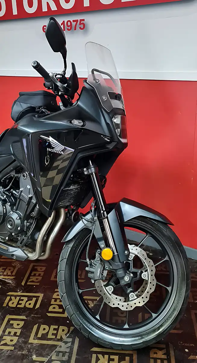 Used 2024 Honda CB500X Black - Interior and Exterior details 5