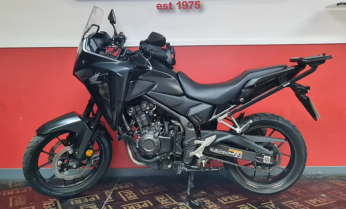 Used 2024 Honda CB500X Black - Interior and Exterior details 8