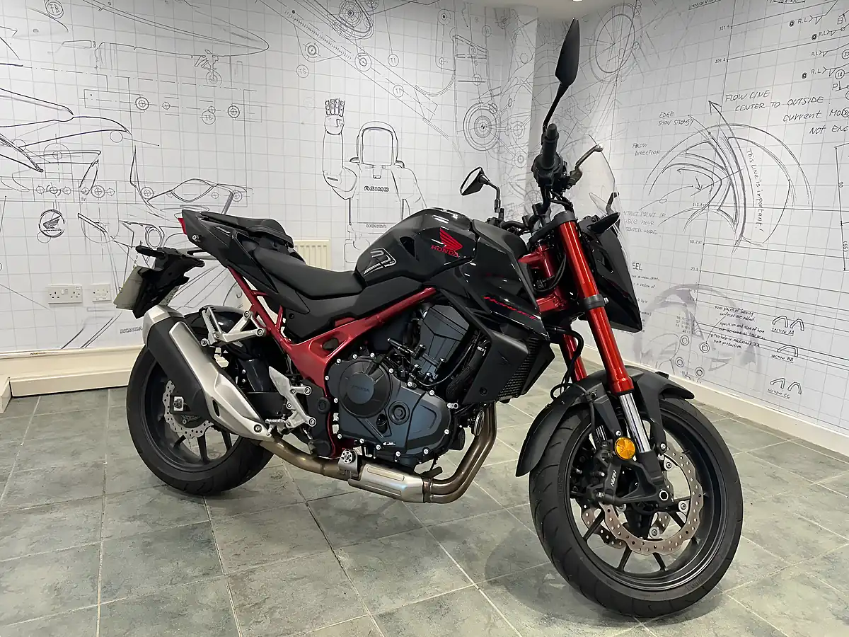 Used 2024 Honda CB750 Hornet Black - Interior and Exterior details 2