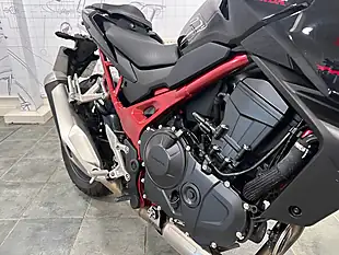 Used 2024 Honda CB750 Hornet Black - Interior and Exterior details 7