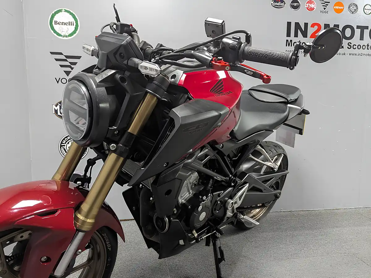 Used 2024 Honda Cbf 125 Na-P Red - Interior and Exterior details 14
