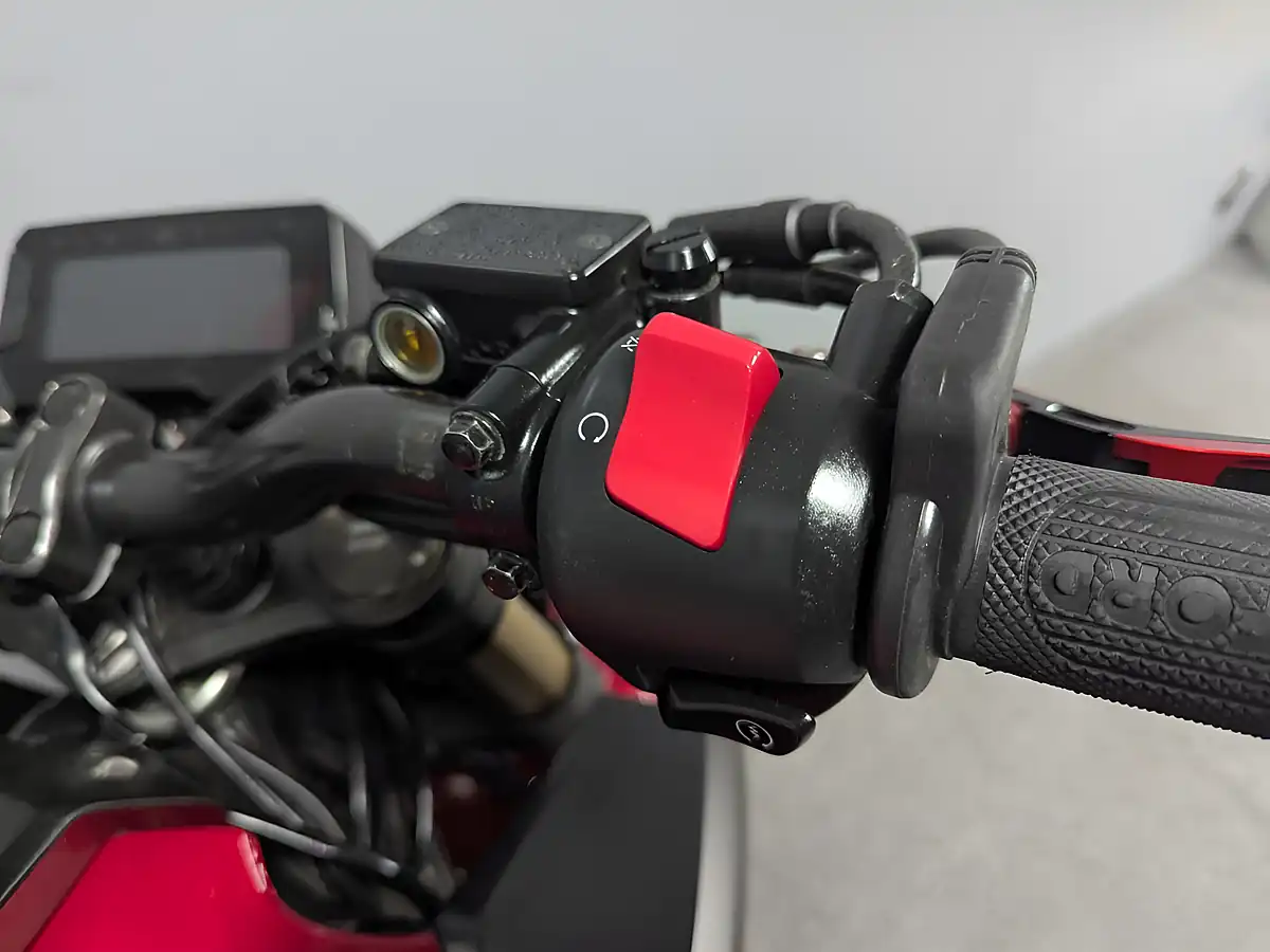 Used 2024 Honda Cbf 125 Na-P Red - Interior and Exterior details 17