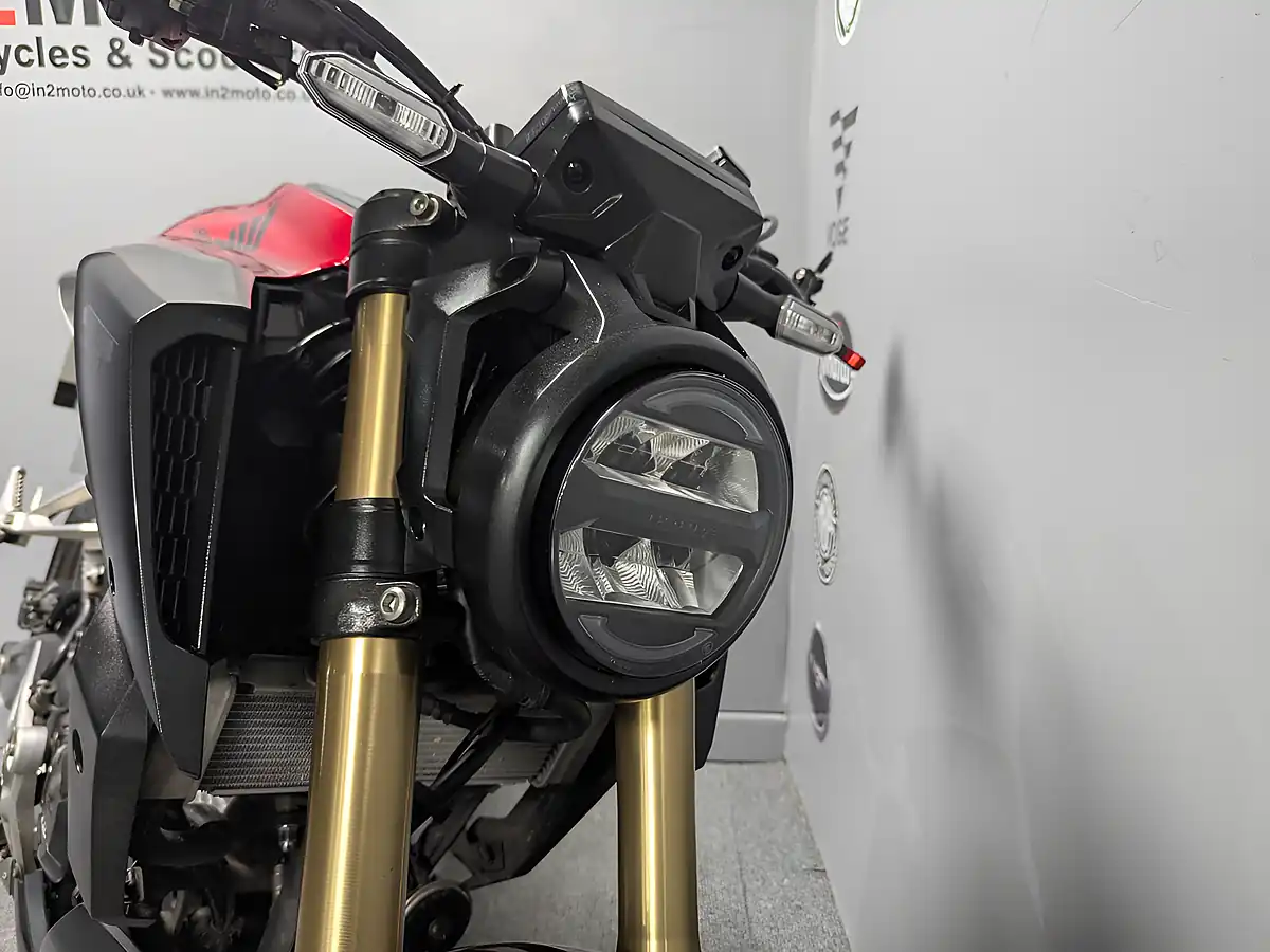 Used 2024 Honda Cbf 125 Na-P Red - Interior and Exterior details 6