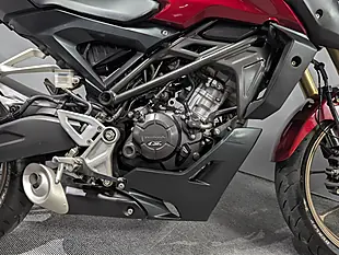Used 2024 Honda Cbf 125 Na-P Red - Interior and Exterior details 7