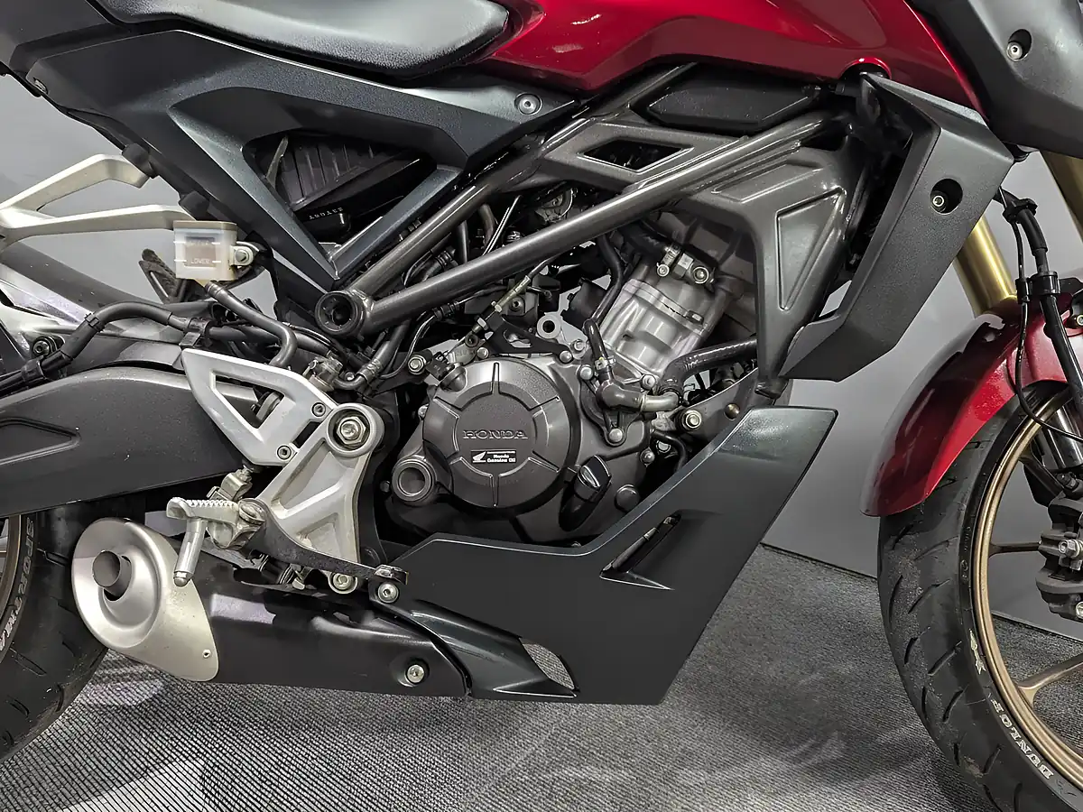 Used 2024 Honda Cbf 125 Na-P Red - Interior and Exterior details 7
