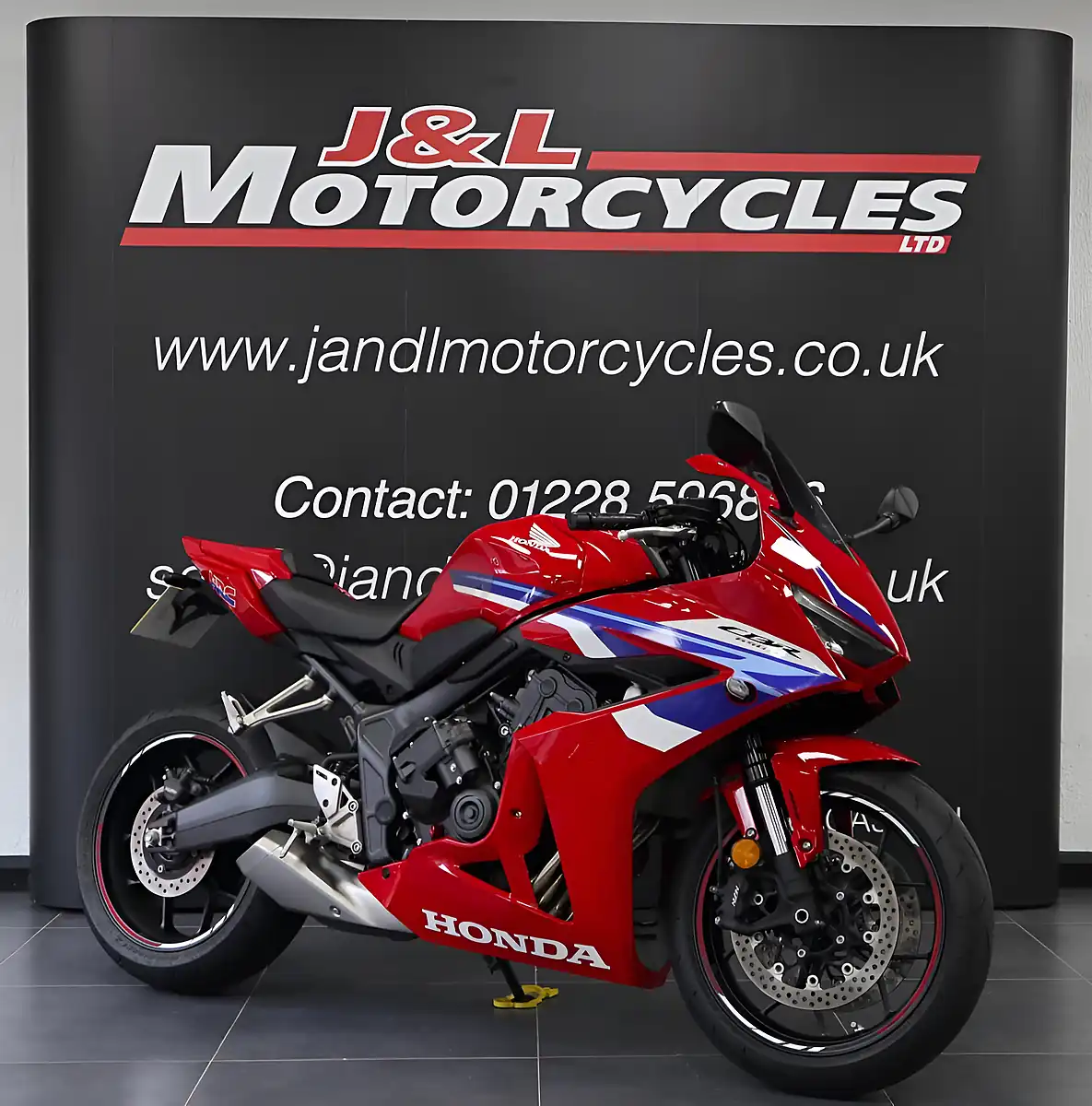 Used 2024 Honda Cbr 650 R Sports Pack Red - Interior and Exterior details 3