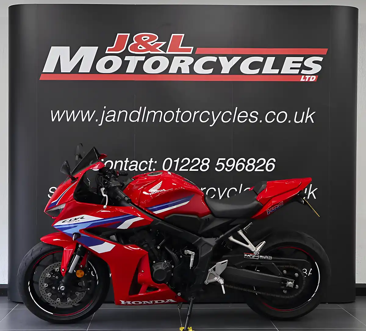 Used 2024 Honda Cbr 650 R Sports Pack Red - Interior and Exterior details 6